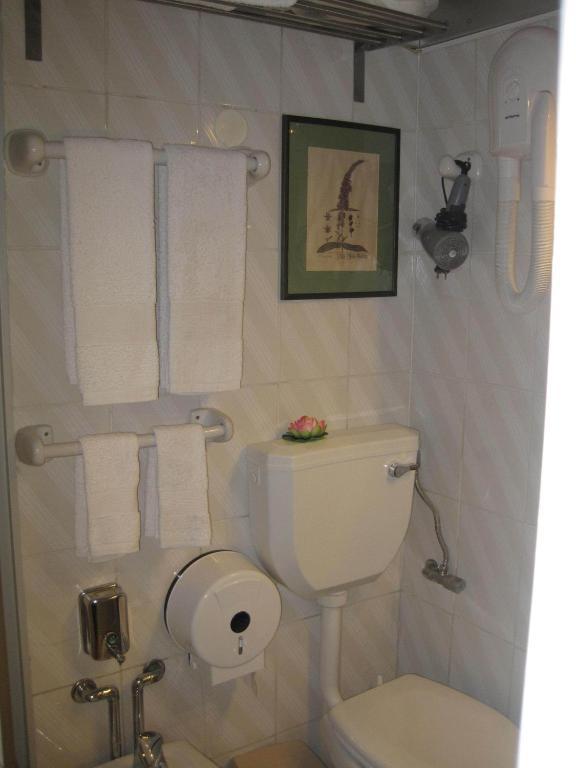 Triple Room,11608256:JPEG
